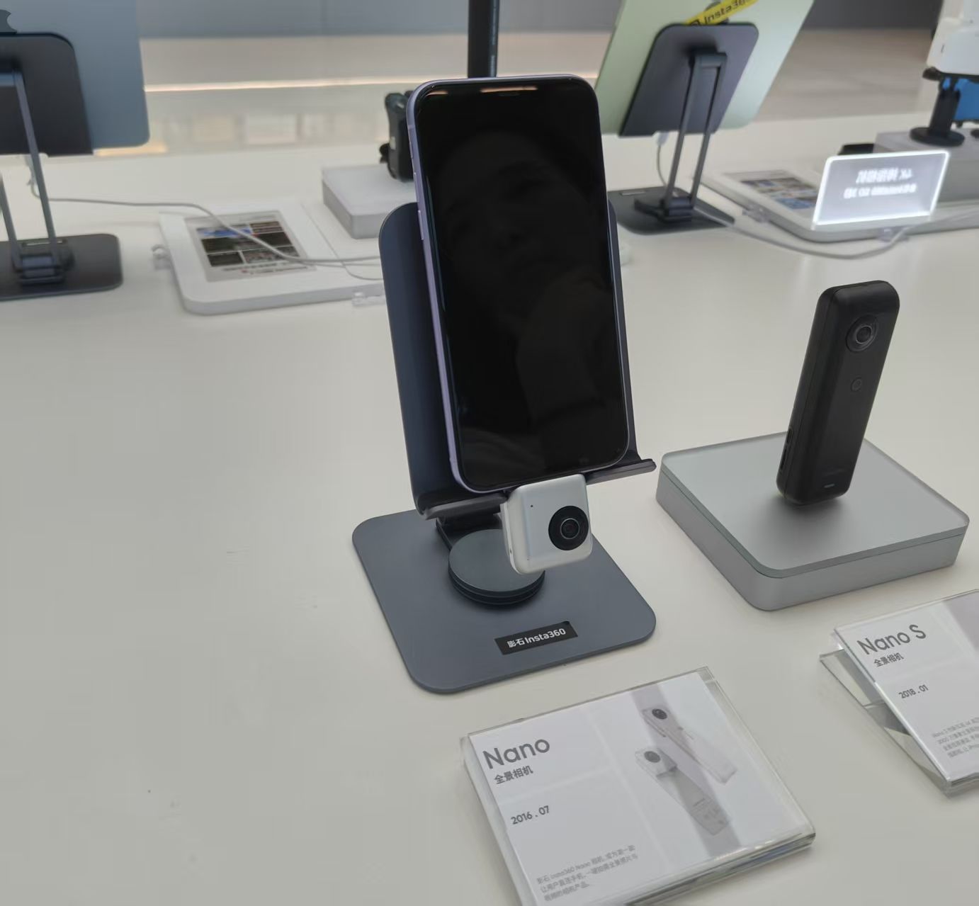 机构数据“打架”，与大疆交锋升级！影石回应市场份额下降（2025/11/04）